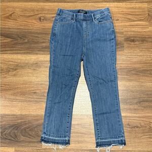 Judy Blue Women’s 7 / 28 Pull On Skinny Fit Capris with Rough Hem